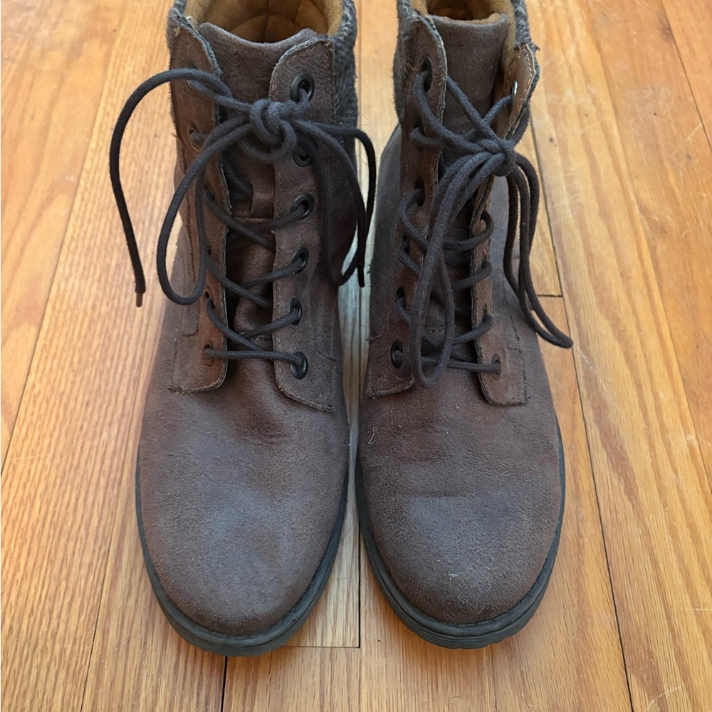 b.o.c. Women’s Dark Brown Lace-Up Boots